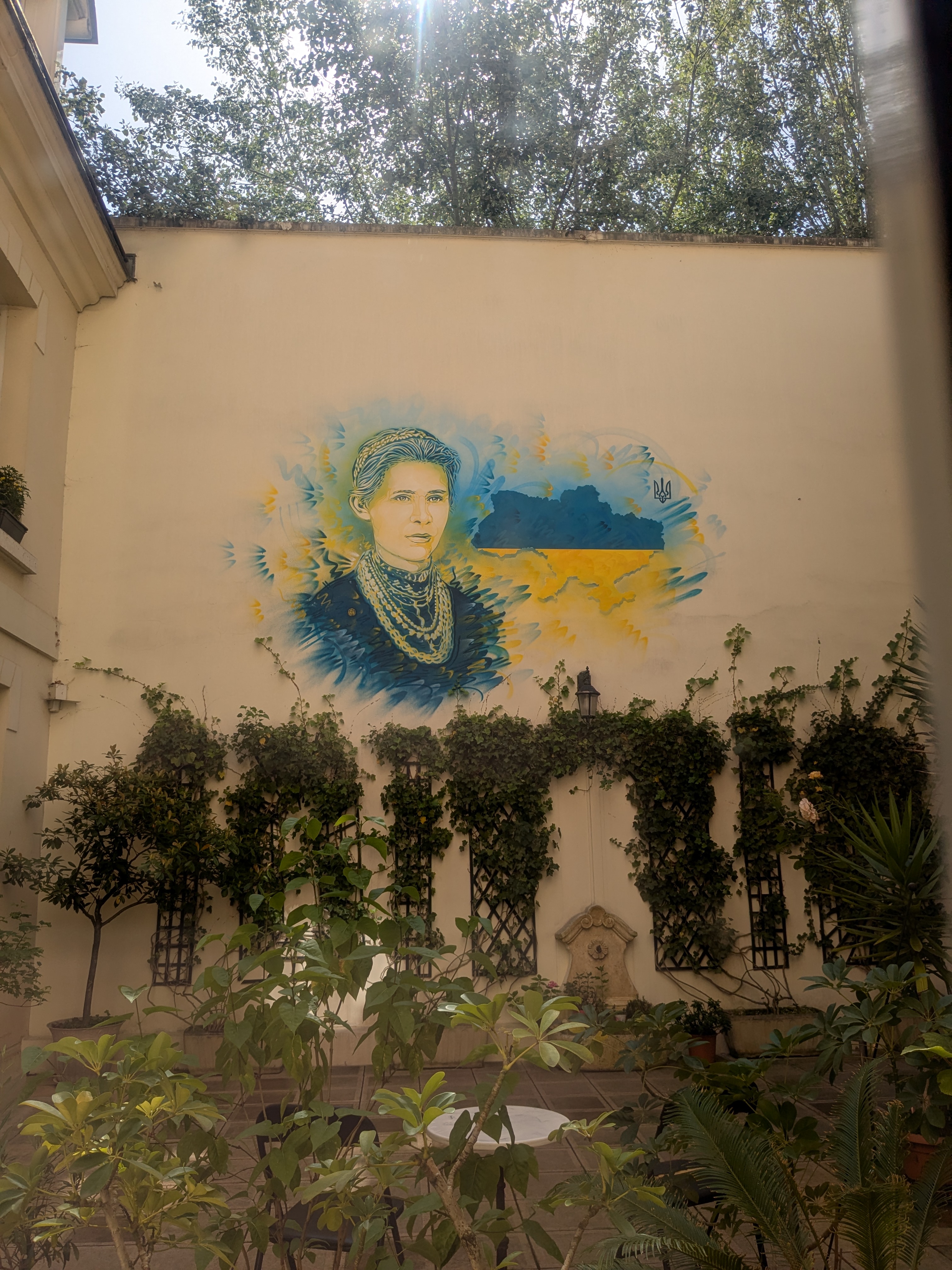 Mural at the Ukrainian Embassy in France